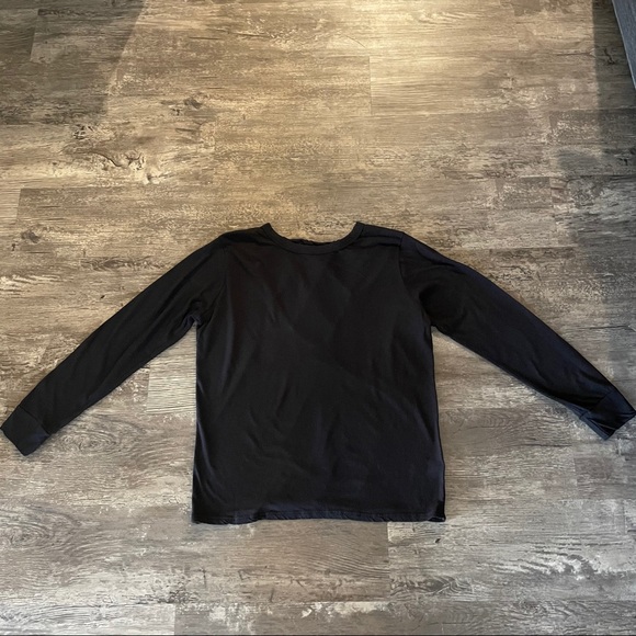 Long sleeve tshirt with  deep V back knotting detailing - Picture 4 of 6